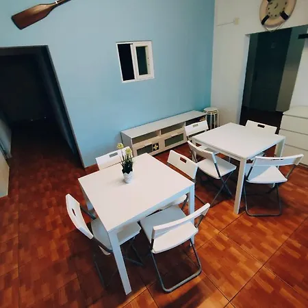 Theorynomad Rooms Al Caparica * Trafaria