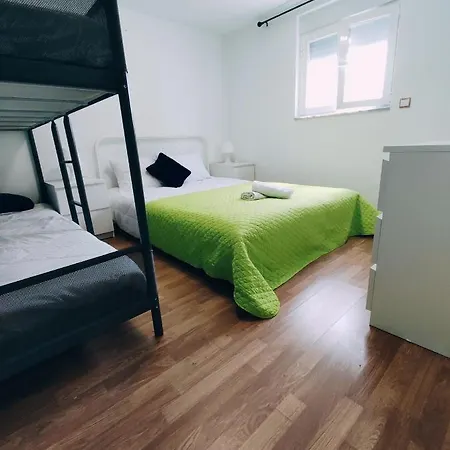 Séjour chez l'habitant Theorynomad Rooms Al Caparica