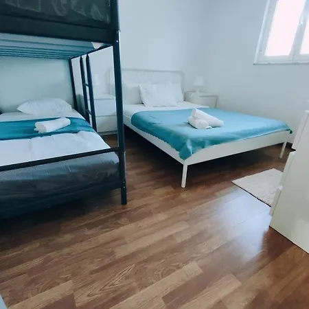 Theorynomad Rooms Al Caparica *